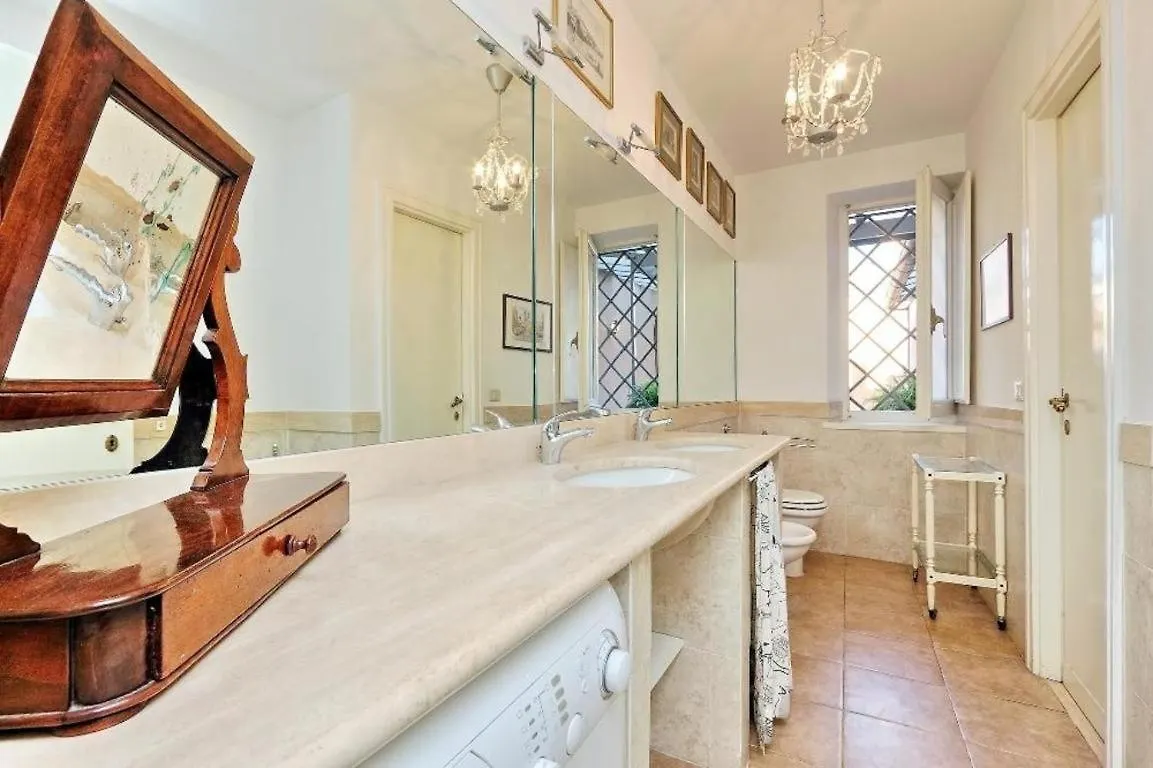 Halldis Apartments - Piazza Di Spagna Rome Italy